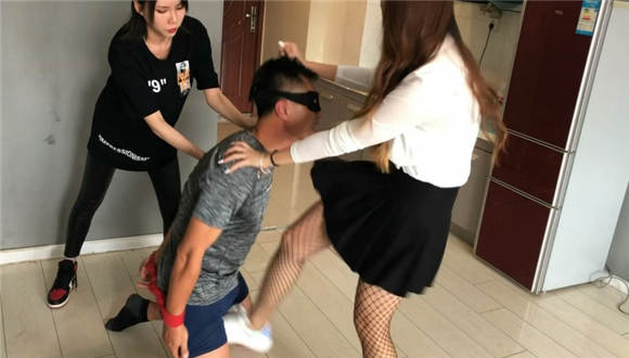 图片[7]_〖碎蛋娇娃〗美女联合闺蜜惩治内衣贼_绳缚吧