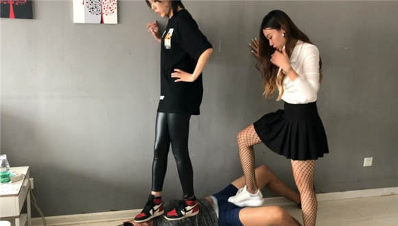 图片[19]_〖碎蛋娇娃〗美女联合闺蜜惩治内衣贼_绳缚吧