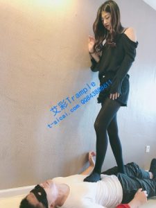 美女职员惩治猥琐领导_绳缚吧
