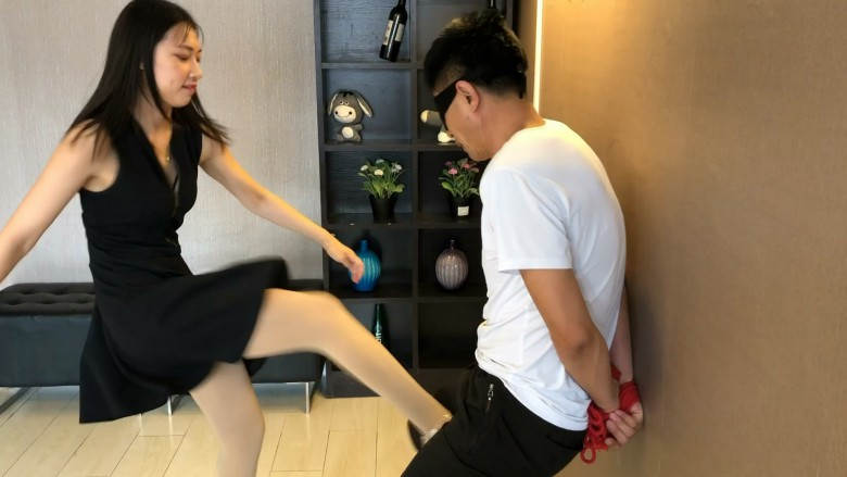 图片[9]_美女职员惩治猥琐领导_绳缚吧