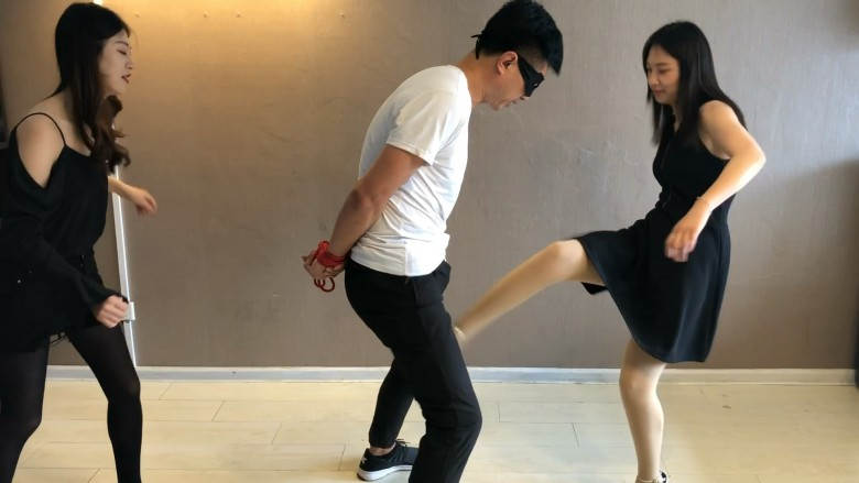 图片[15]_美女职员惩治猥琐领导_绳缚吧