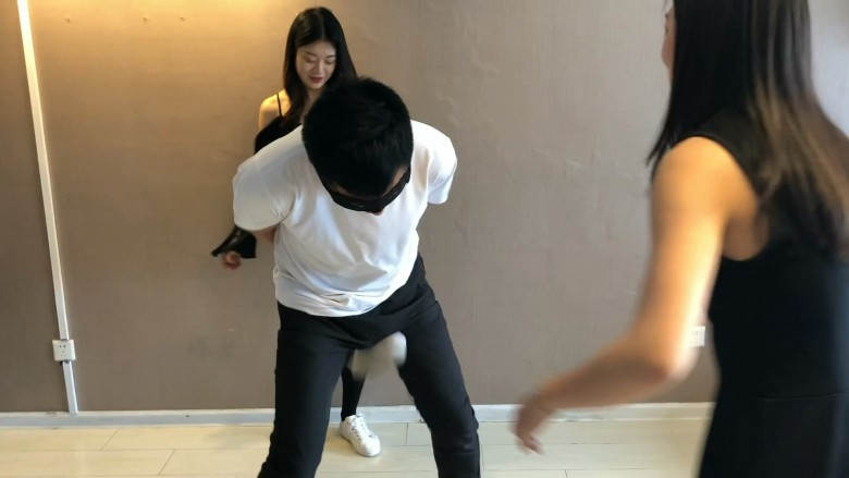 图片[19]_美女职员惩治猥琐领导_绳缚吧
