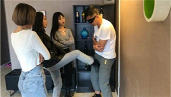 图片[3]_女子更衣室教训色狼_绳缚吧
