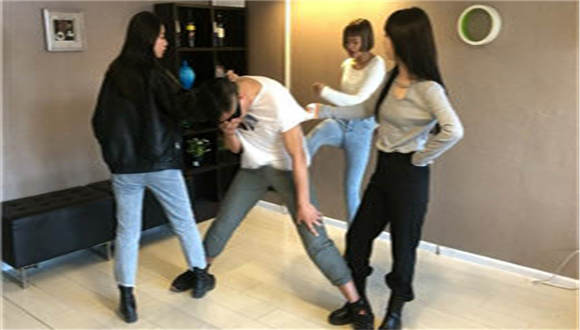 图片[8]_女子更衣室教训色狼_绳缚吧