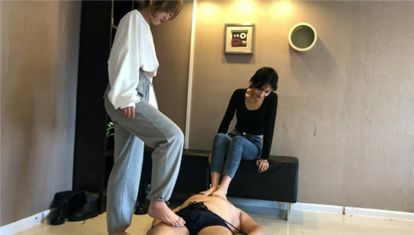 图片[19]_1小时超长调教—-皮靴白袜_绳缚吧