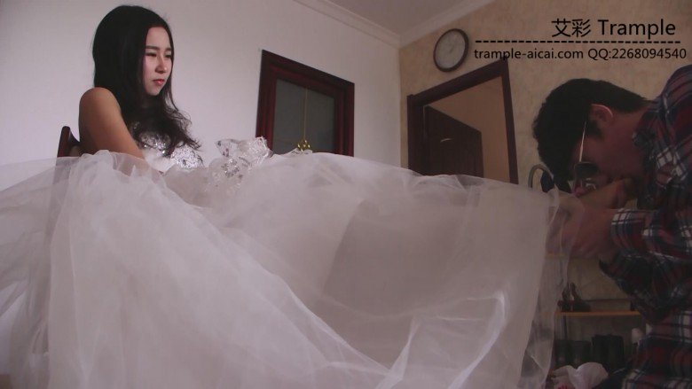 图片[4]_艾丝女王–穿着婚纱调教自己的老公小贱狗_绳缚吧