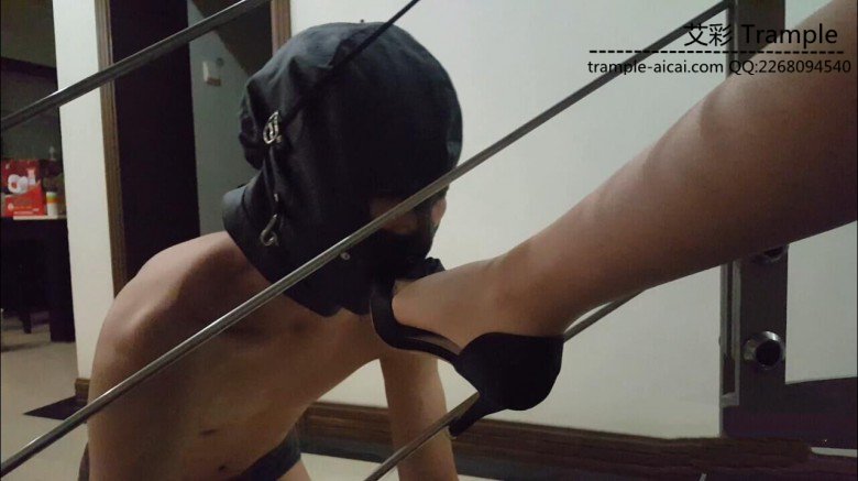 图片[4]_最新艾丝女王居家系列—–楼梯间调教贱狗_绳缚吧