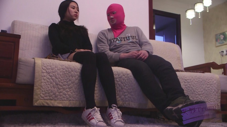 艾丝：哥哥父亲要求艾丝乱伦踩踏_绳缚吧