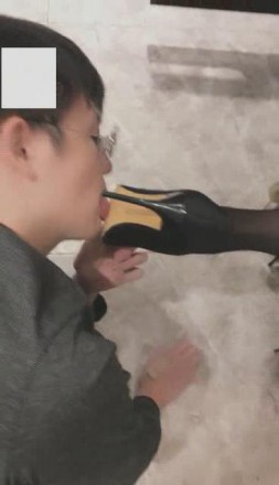图片[8]_VIVI圣水羞辱 黑丝高跟调教偷鞋的邻居_绳缚吧