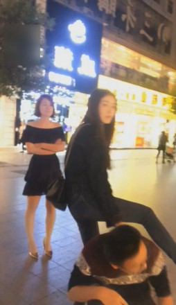 多女主商业街调教_绳缚吧