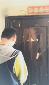 VIVI带狗拜访闺蜜_绳缚吧