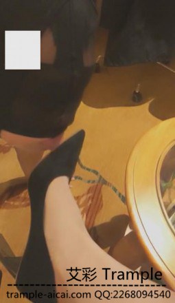 图片[2]_VIVI调教现实中的朋友踩踏羞辱闻肉丝_绳缚吧