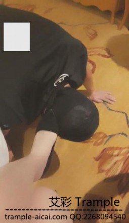 图片[3]_VIVI调教现实中的朋友踩踏羞辱闻肉丝_绳缚吧