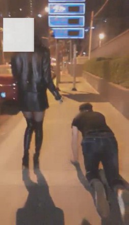 【VIVI】超刺激！午夜遛人形犬_绳缚吧