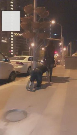 图片[14]_【VIVI】超刺激！午夜遛人形犬_绳缚吧