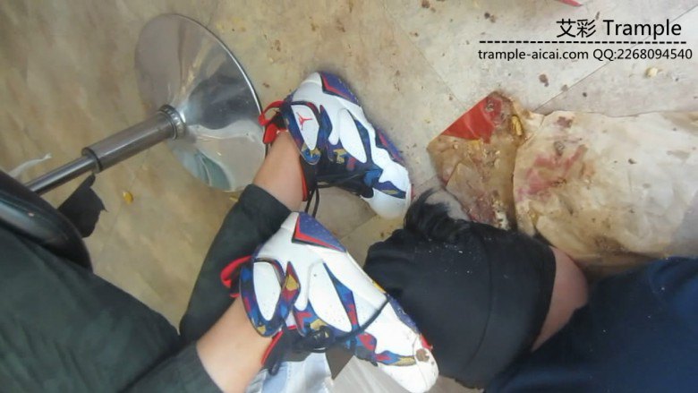 图片[17]_篮球长腿美女aj脏篮球鞋踩踏喂食语言羞辱_绳缚吧