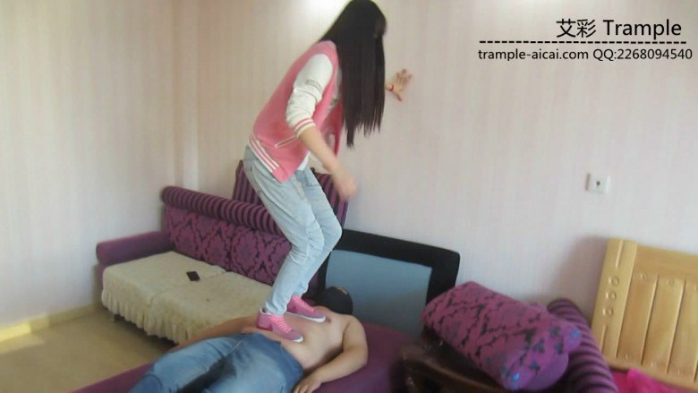 图片[2]_180女主逆天大长腿重度踩踢调教胖M，力度超大_绳缚吧