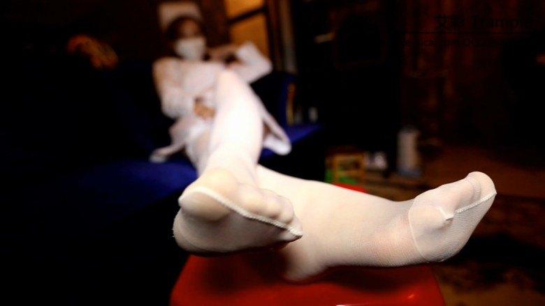 图片[17]_【芮琪女王】蒙面护士 秀白丝脚底语言诱惑 无剪辑版_绳缚吧
