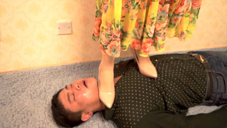 图片[7]_宅七高跟鞋踩脖子窒息_绳缚吧