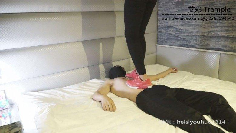 图片[9]_销售文员的原味旅游鞋踩踏_绳缚吧
