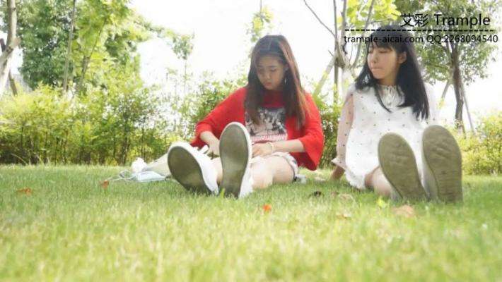 图片[10]_大一两位美女学生的户外美足秀_绳缚吧