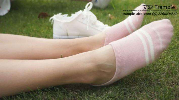 图片[14]_大一两位美女学生的户外美足秀_绳缚吧