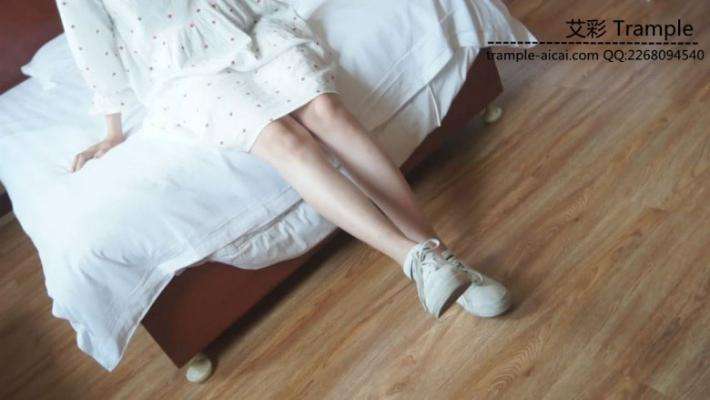 图片[2]_某工商大一两女学生帆布鞋的初次踩踏_绳缚吧