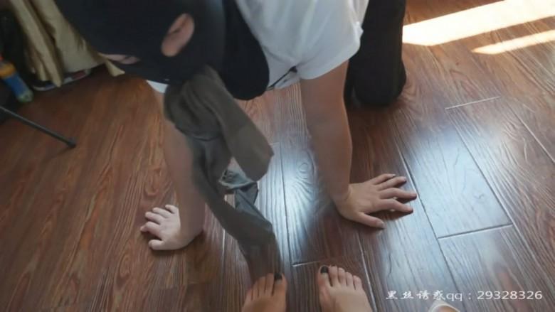 图片[6]_佳佳学生主裸足口水羞辱贱奴_绳缚吧