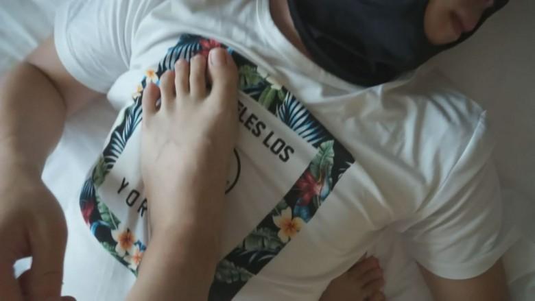 图片[11]_前台话务员小雨的初次裸足调教_绳缚吧