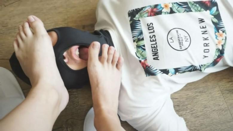 图片[14]_前台话务员小雨的初次裸足调教_绳缚吧