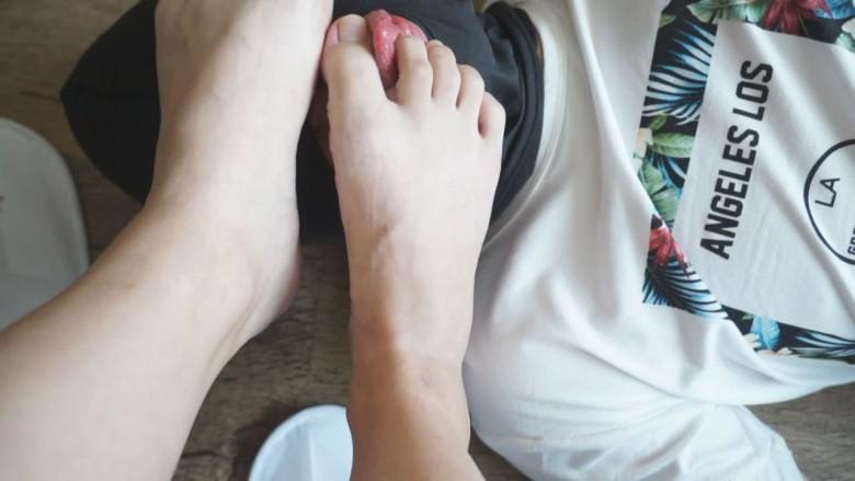 图片[15]_前台话务员小雨的初次裸足调教_绳缚吧