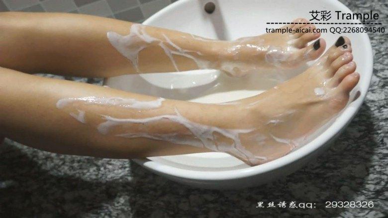 图片[5]_学生女主佳佳踩过的水果和脚尖上的酸奶_绳缚吧
