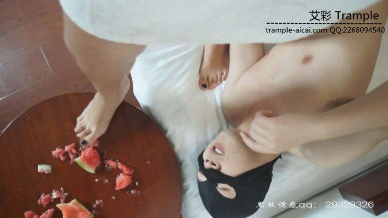 图片[10]_学生女主佳佳踩过的水果和脚尖上的酸奶_绳缚吧
