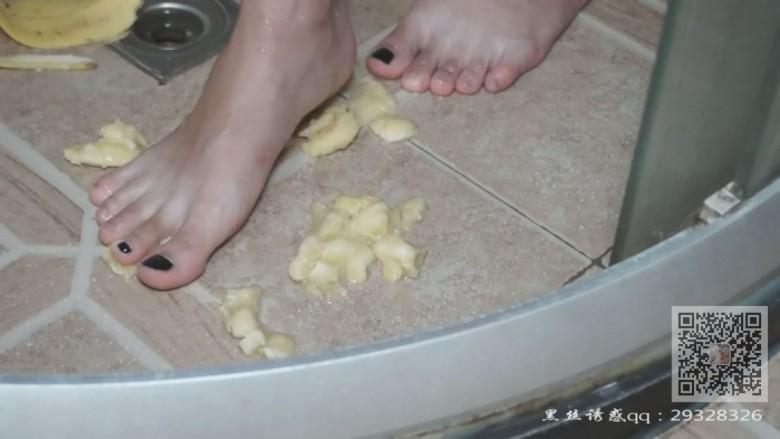 图片[15]_佳佳学生主的踩踏食物裸足喂奴_绳缚吧
