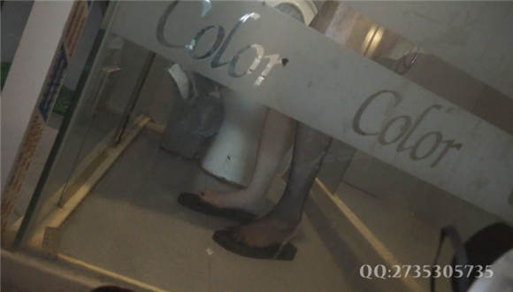 【黑丝诱惑】 素女 雯雯的原味脏人字拖踩踏_绳缚吧