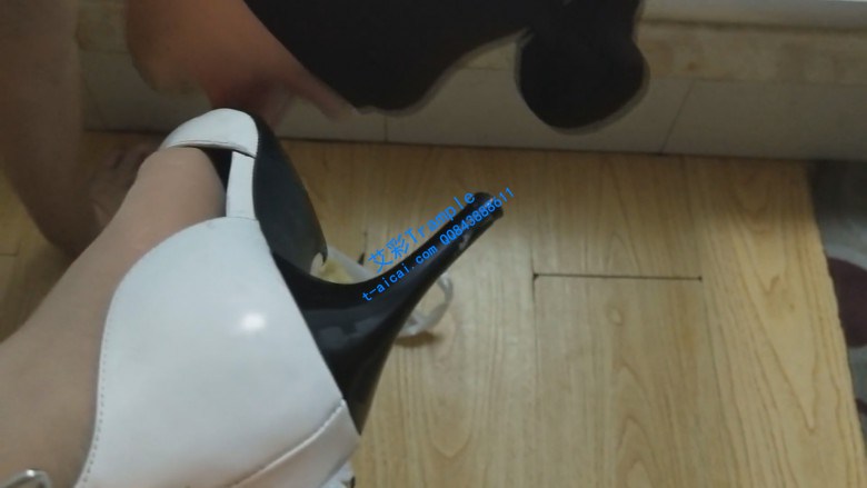 图片[9]_足浴店技师美女高跟鞋喂食_绳缚吧