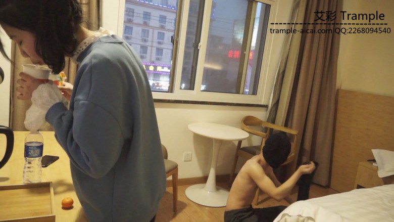 图片[14]_瑶瑶学生主裸足踩踏喂食_绳缚吧
