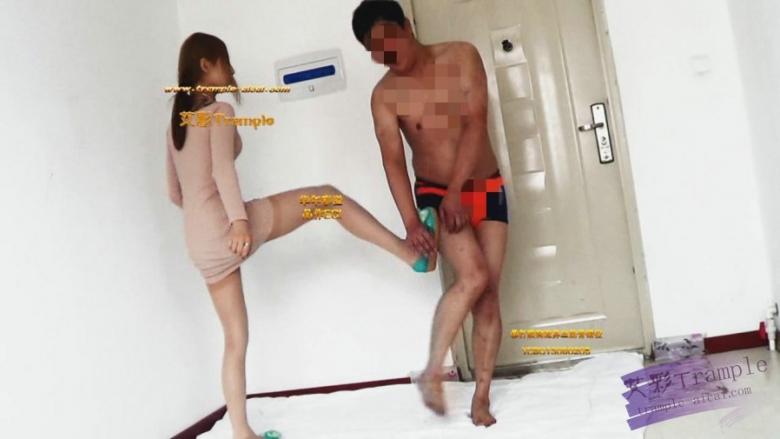史上最残酷虐打 肋骨错位脸踹变型_绳缚吧