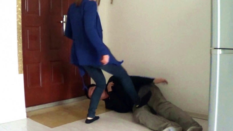 图片[7]_黑冰女神 皮靴黑棉袜 踹爆内脏踩断肋骨_绳缚吧