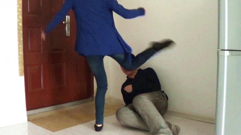 图片[17]_黑冰女神 皮靴黑棉袜 踹爆内脏踩断肋骨_绳缚吧
