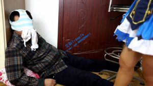 【奕潇】脚尖跳踩强迫舔内裤的污渍_绳缚吧