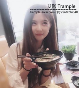 绝对劲爆隐藏针孔 偷舔学姐的玉足_绳缚吧