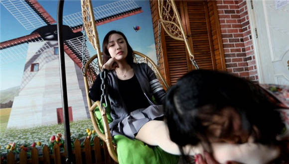 图片[11]_【冰时代】50岁老母狗惨遭年轻嫩模凌辱脚虐_绳缚吧