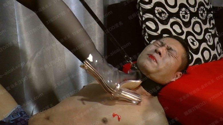 图片[8]_黑丝透明靴子踩死贱奴_绳缚吧
