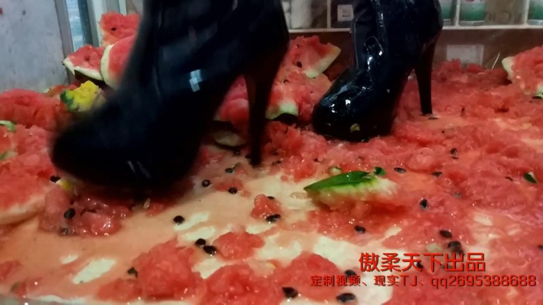 图片[6]_长筒帆布加高跟踩香蕉和西瓜_绳缚吧