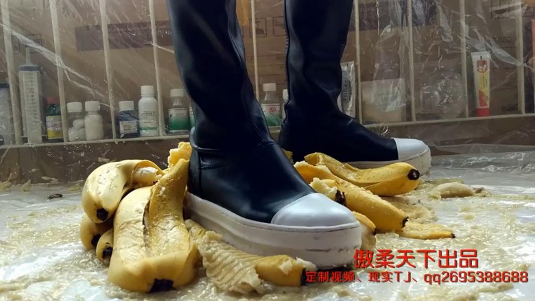 图片[12]_长筒帆布加高跟踩香蕉和西瓜_绳缚吧
