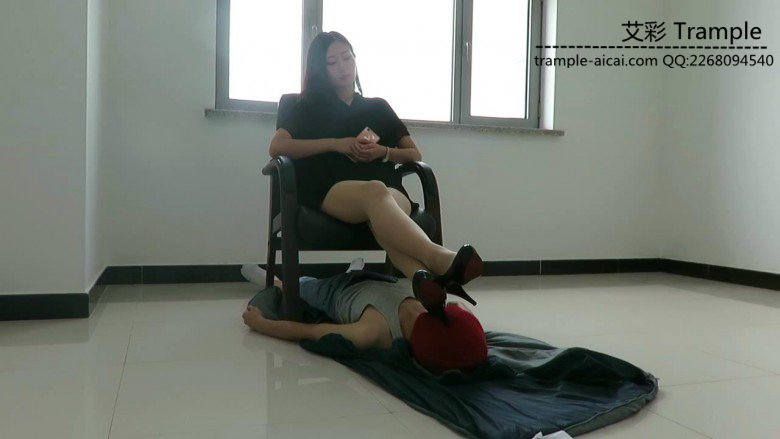 图片[2]_超模天星女主办公室虐脚踏贱狗！_绳缚吧