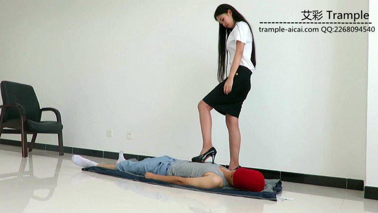 图片[2]_老师天依女主高跟踩贱狗！_绳缚吧