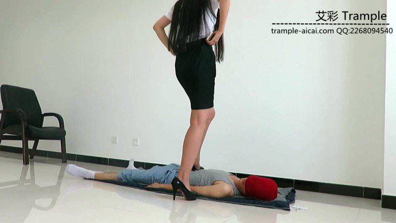 图片[6]_老师天依女主高跟踩贱狗！_绳缚吧
