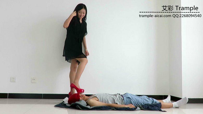 图片[5]_高挑超模天星女主红高跟虐踩贱狗！_绳缚吧